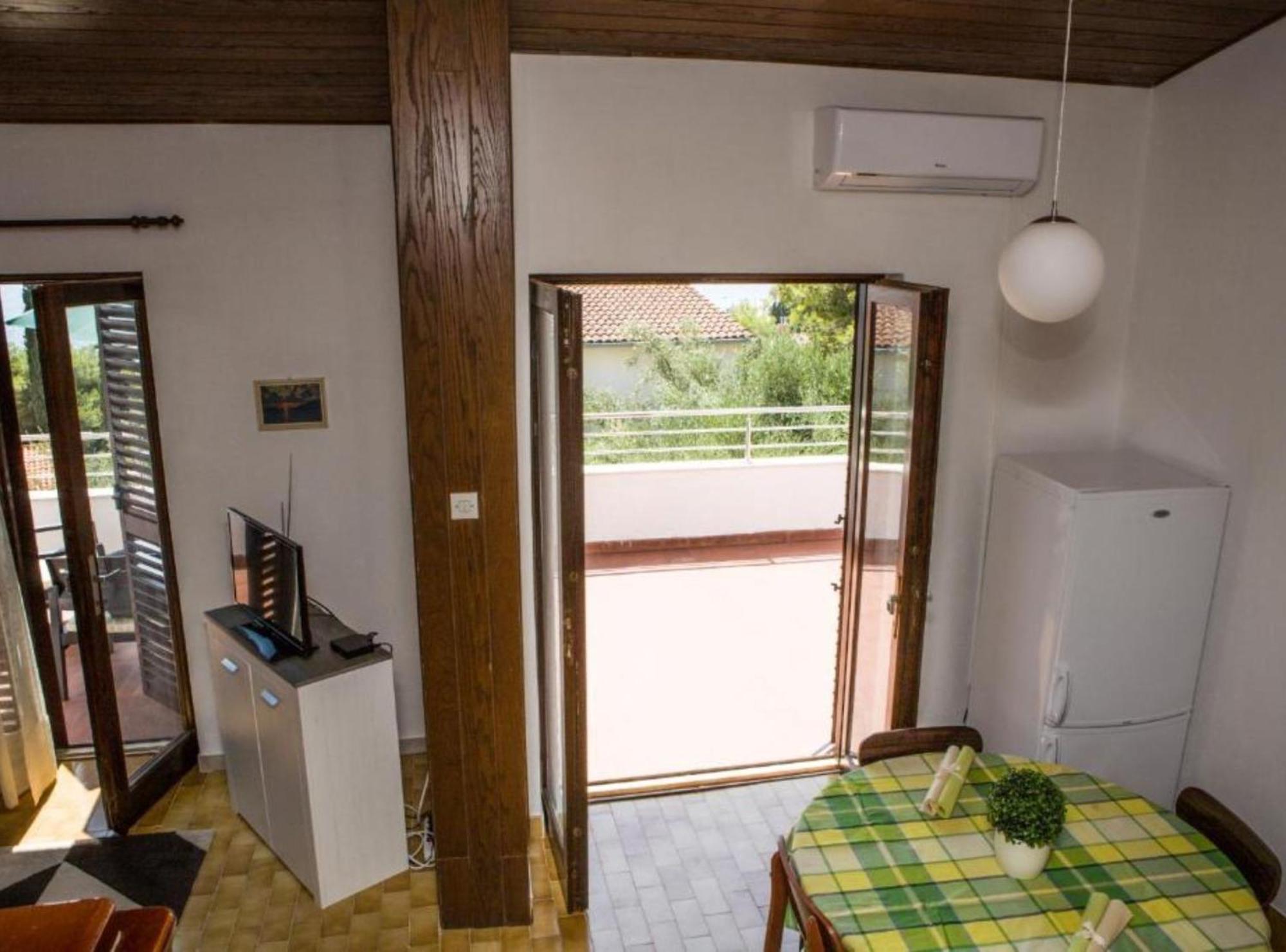 Apartment Darmy Трогір Екстер'єр фото